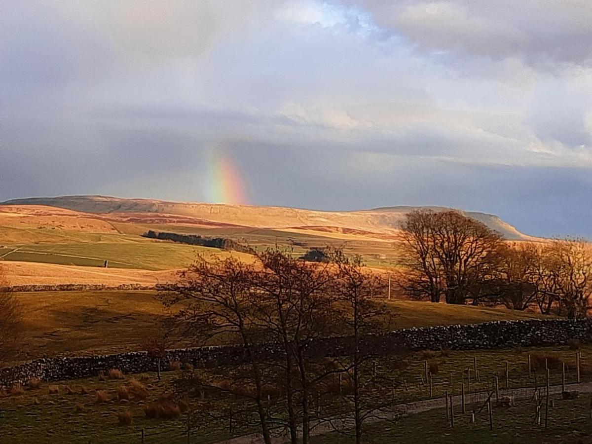 The Warren Lodge Cabin At Ashes Farm, Near Settle Bagian luar foto