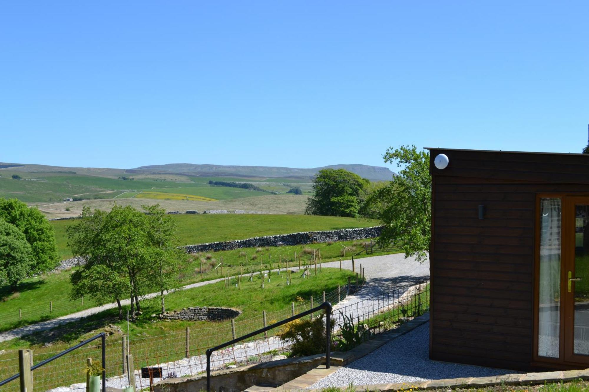 The Warren Lodge Cabin At Ashes Farm, Near Settle Bagian luar foto